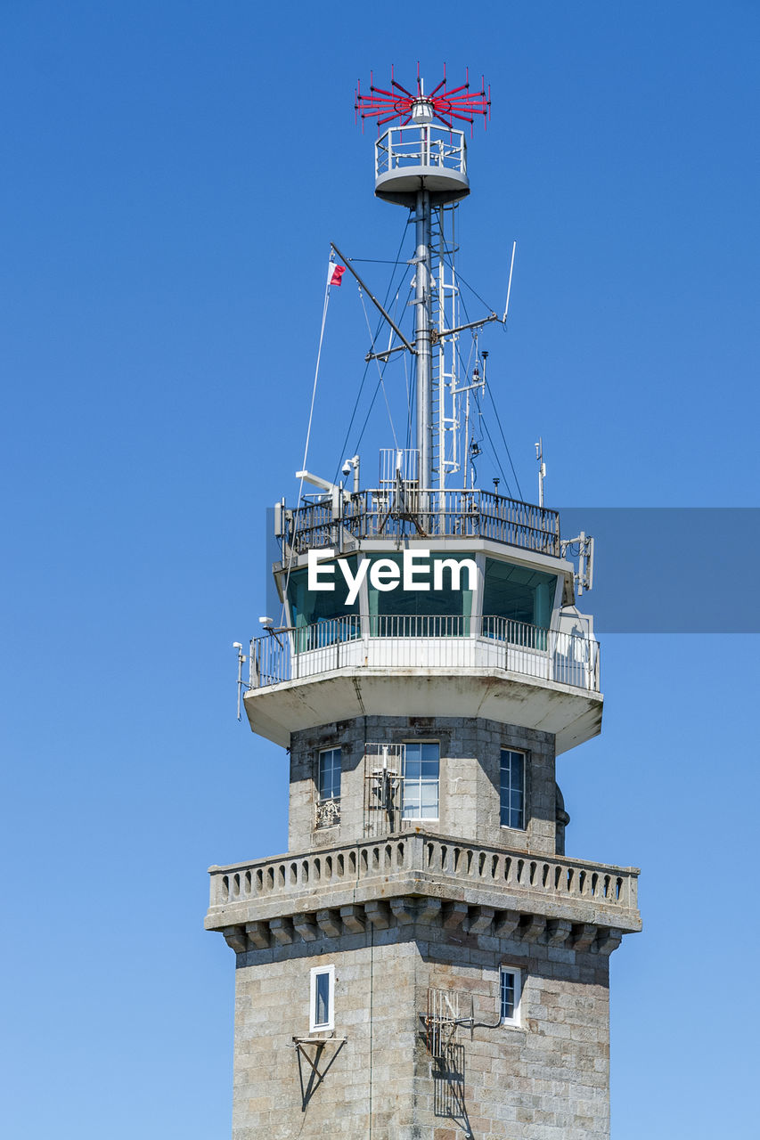 LOW ANGLE VIEW OF LIGHTHOUSE AGAINST SKY