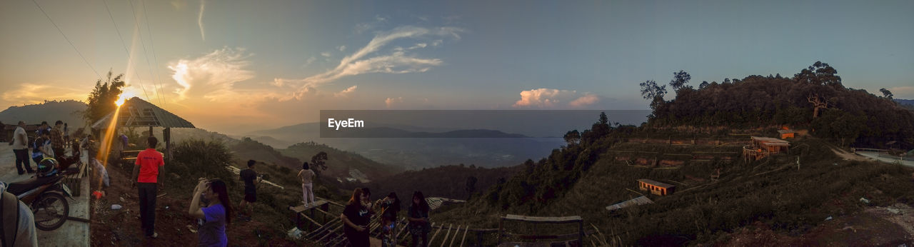 PANORAMIC SHOT OF MOUNTAIN RANGE AGAINST SKY