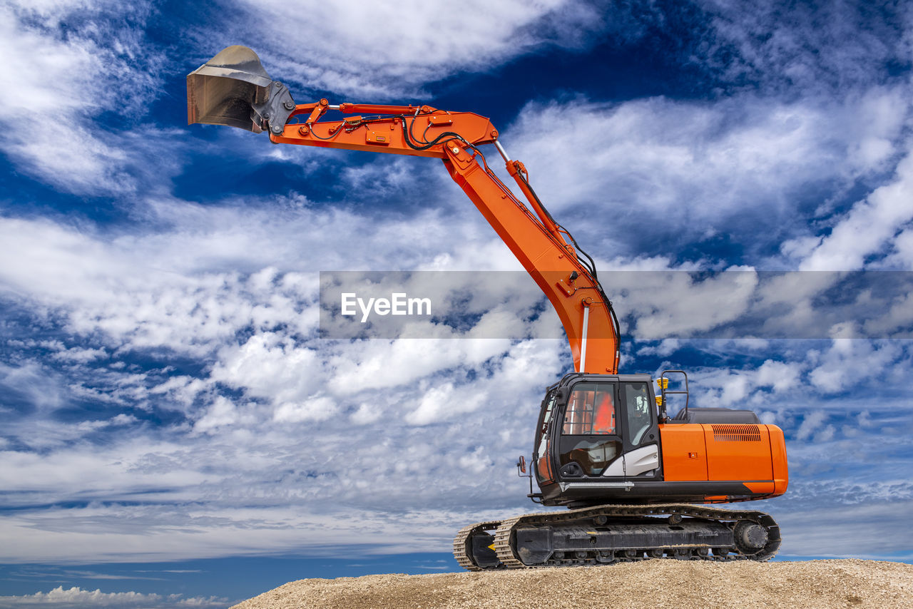 CRANE AT CONSTRUCTION SITE