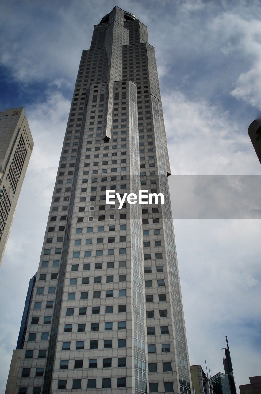 LOW ANGLE VIEW OF SKYSCRAPERS