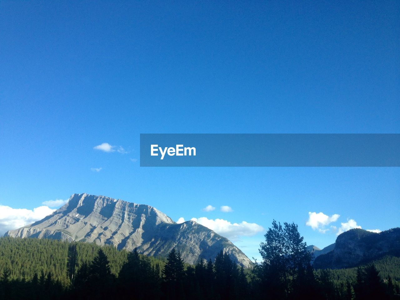 SCENIC VIEW OF MOUNTAIN AGAINST SKY