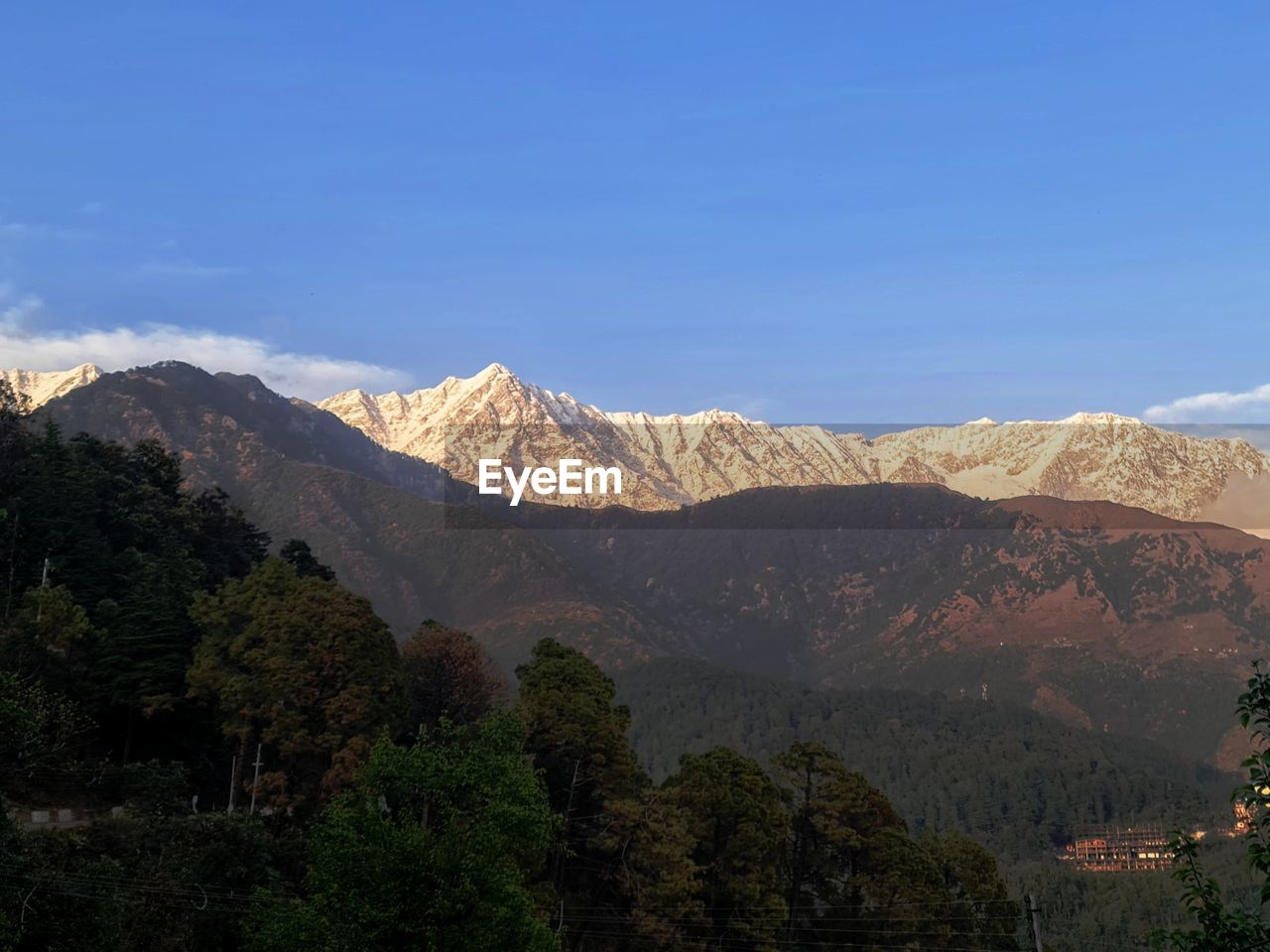 SCENIC VIEW OF MOUNTAIN AGAINST SKY
