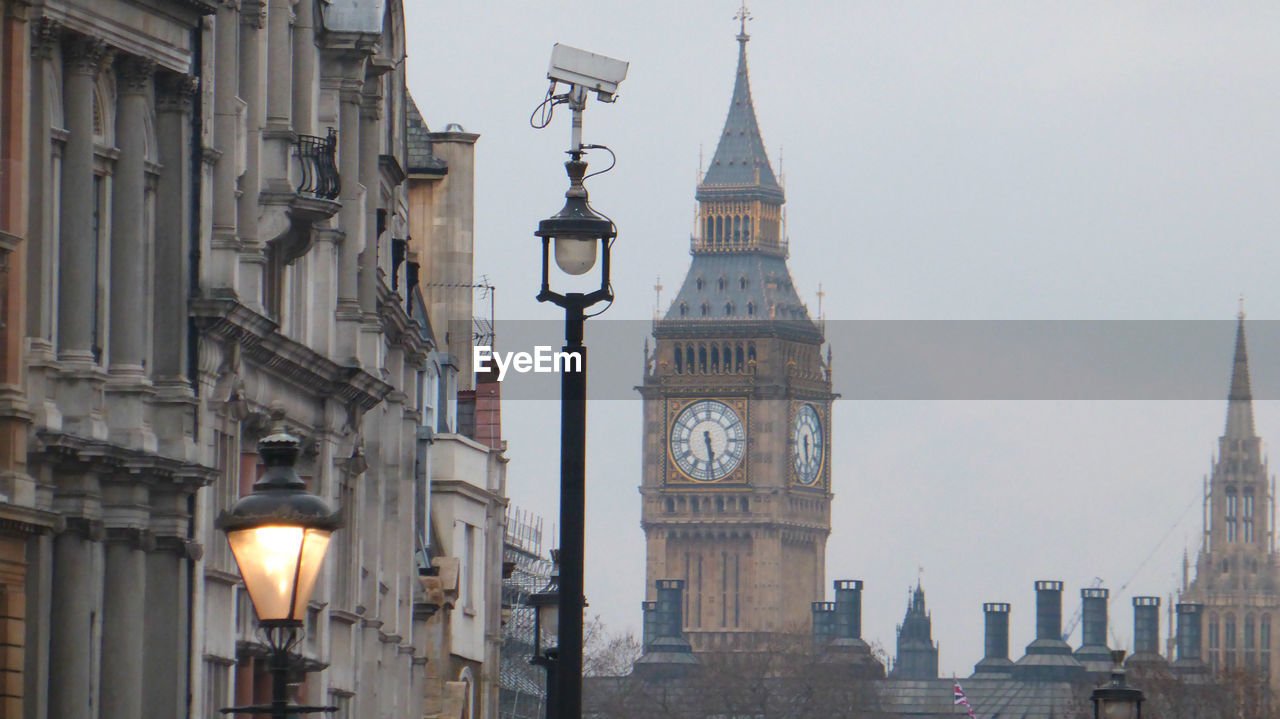 CLOCK TOWER IN CITY