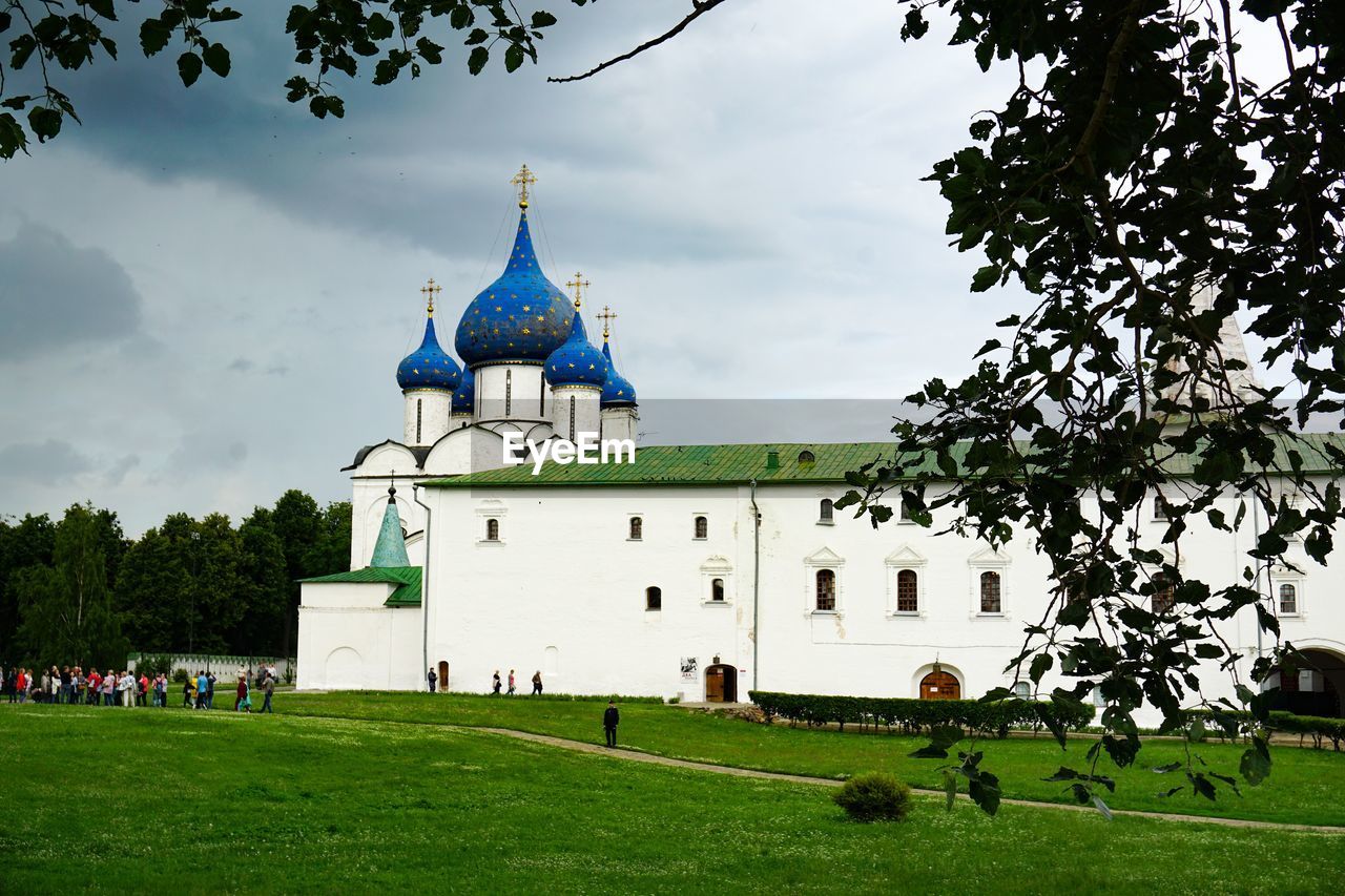 VIEW OF TEMPLE AGAINST BUILDING