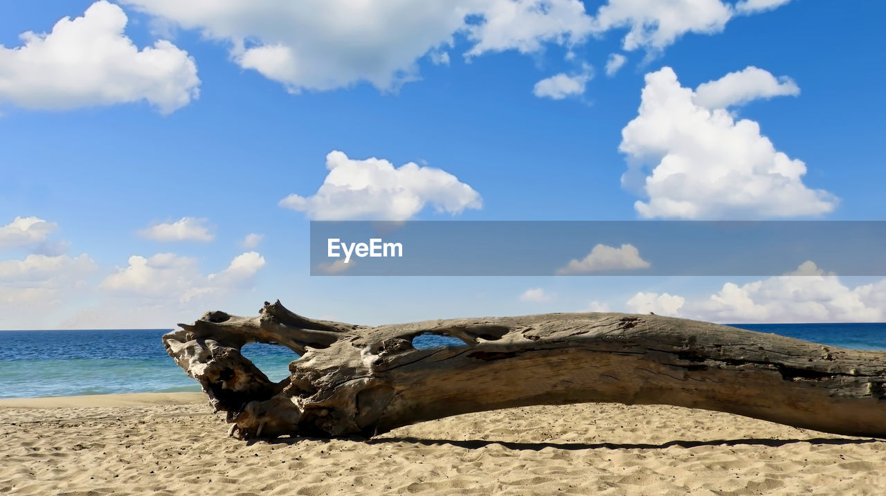 PANORAMIC VIEW OF SEA AGAINST SKY