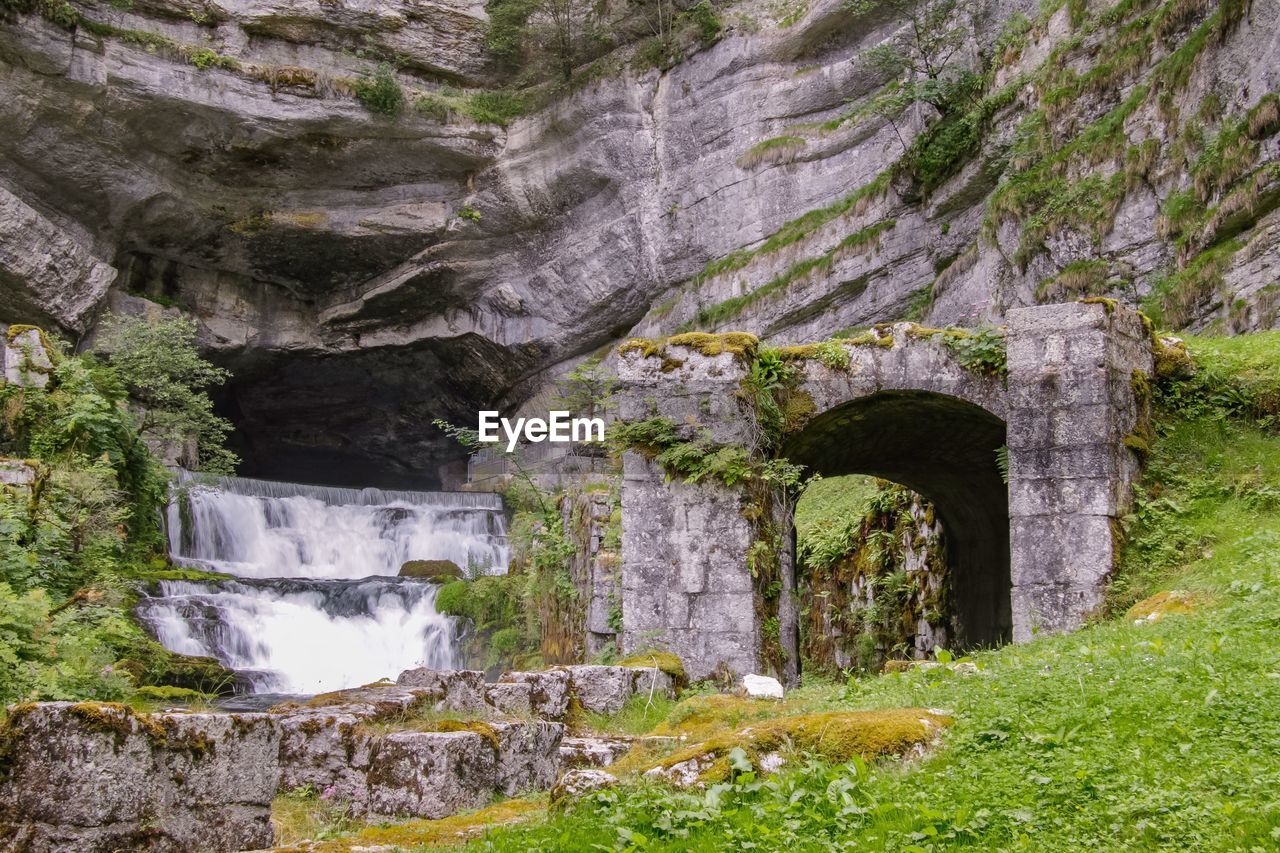 ARCH BRIDGE OVER ROCK