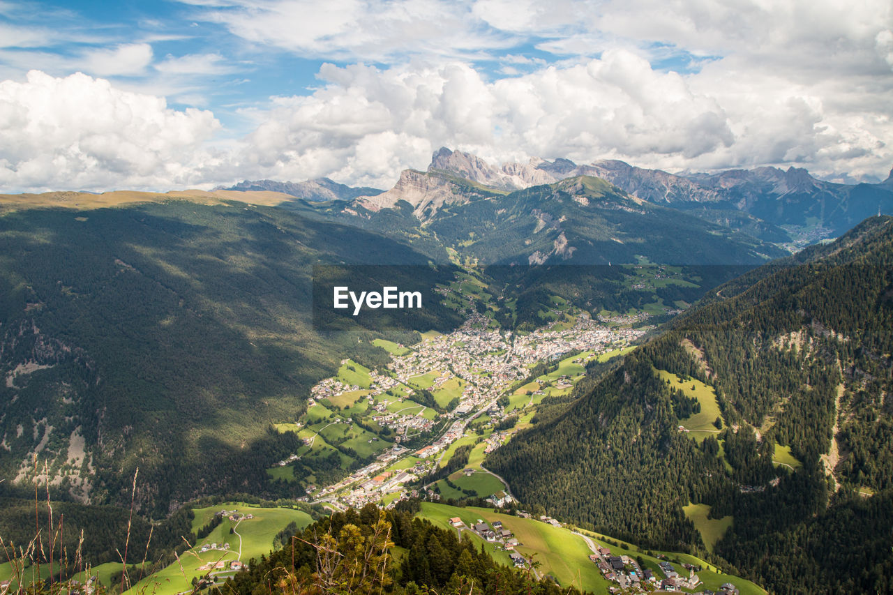 Wide view from the peaks of the siusi alps