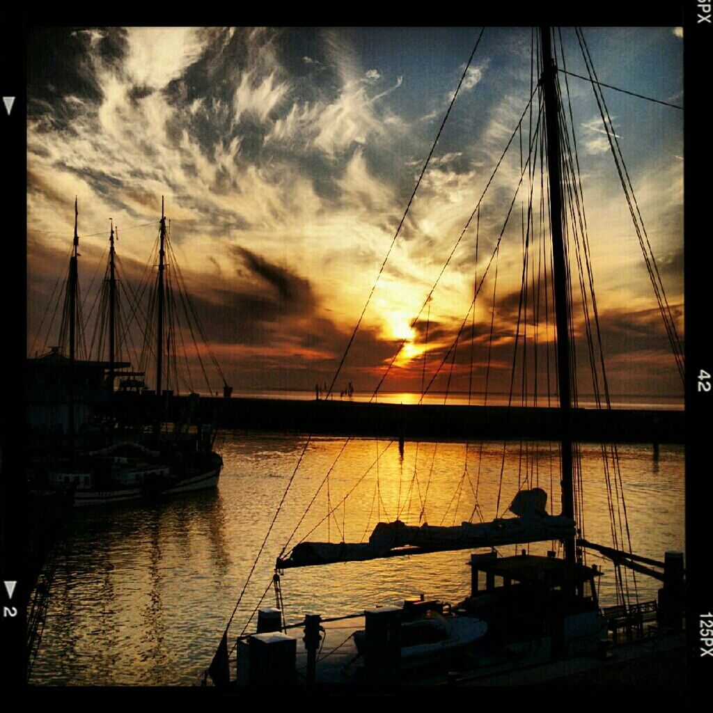 VIEW OF BOATS IN HARBOR