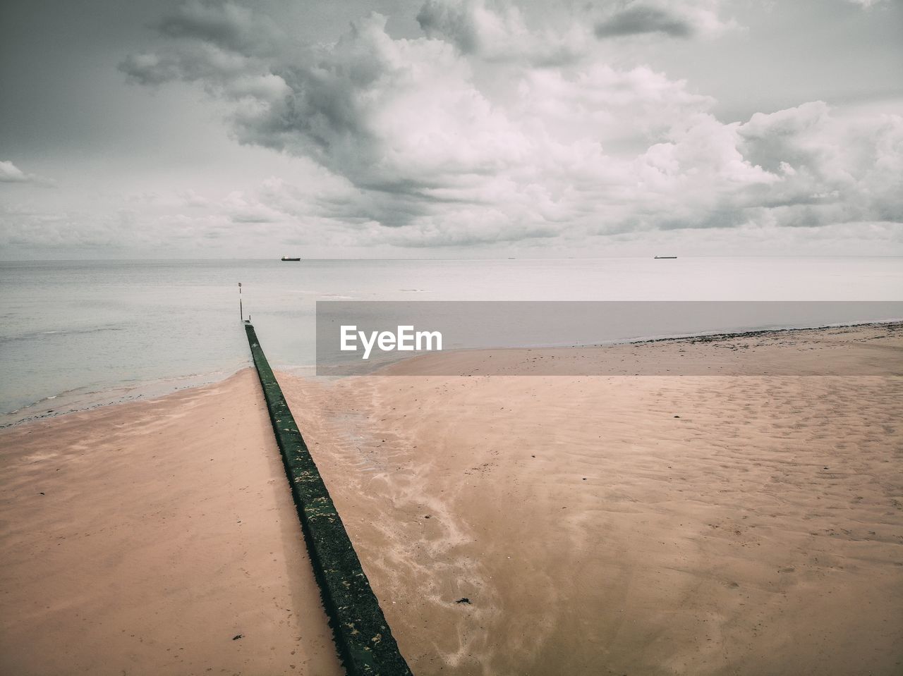 SCENIC VIEW OF BEACH