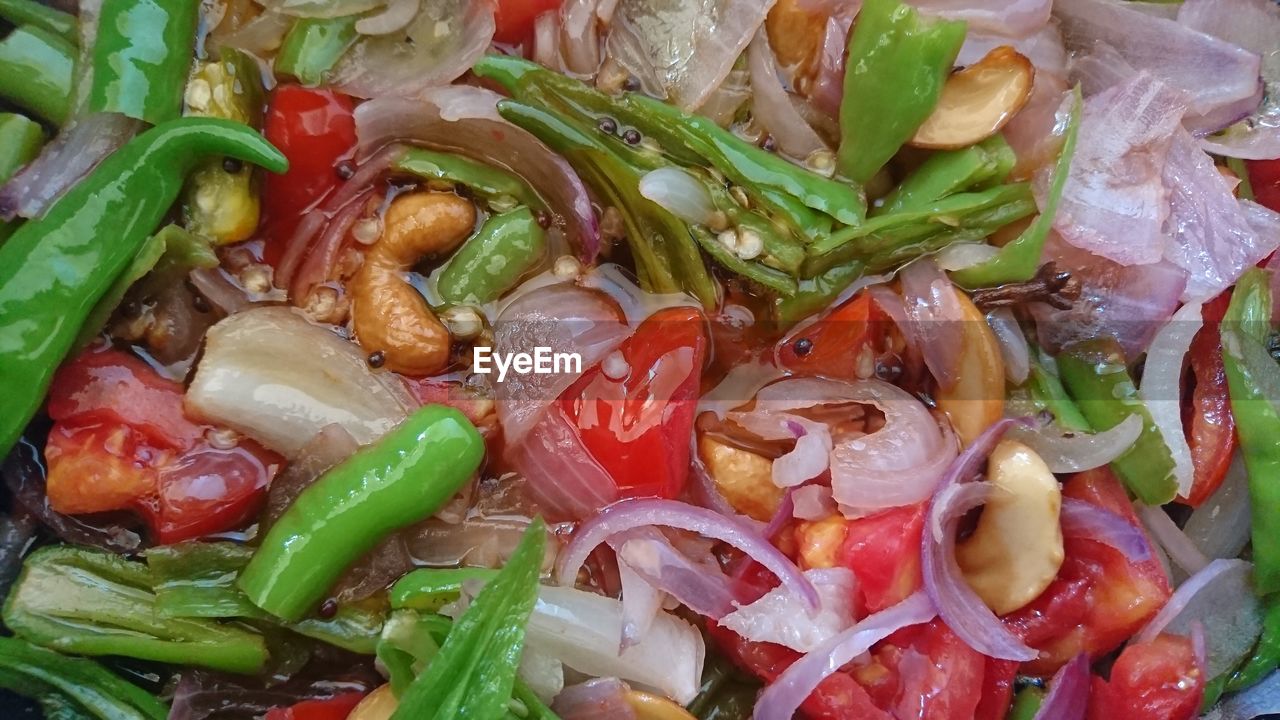 CLOSE UP OF VEGETABLES