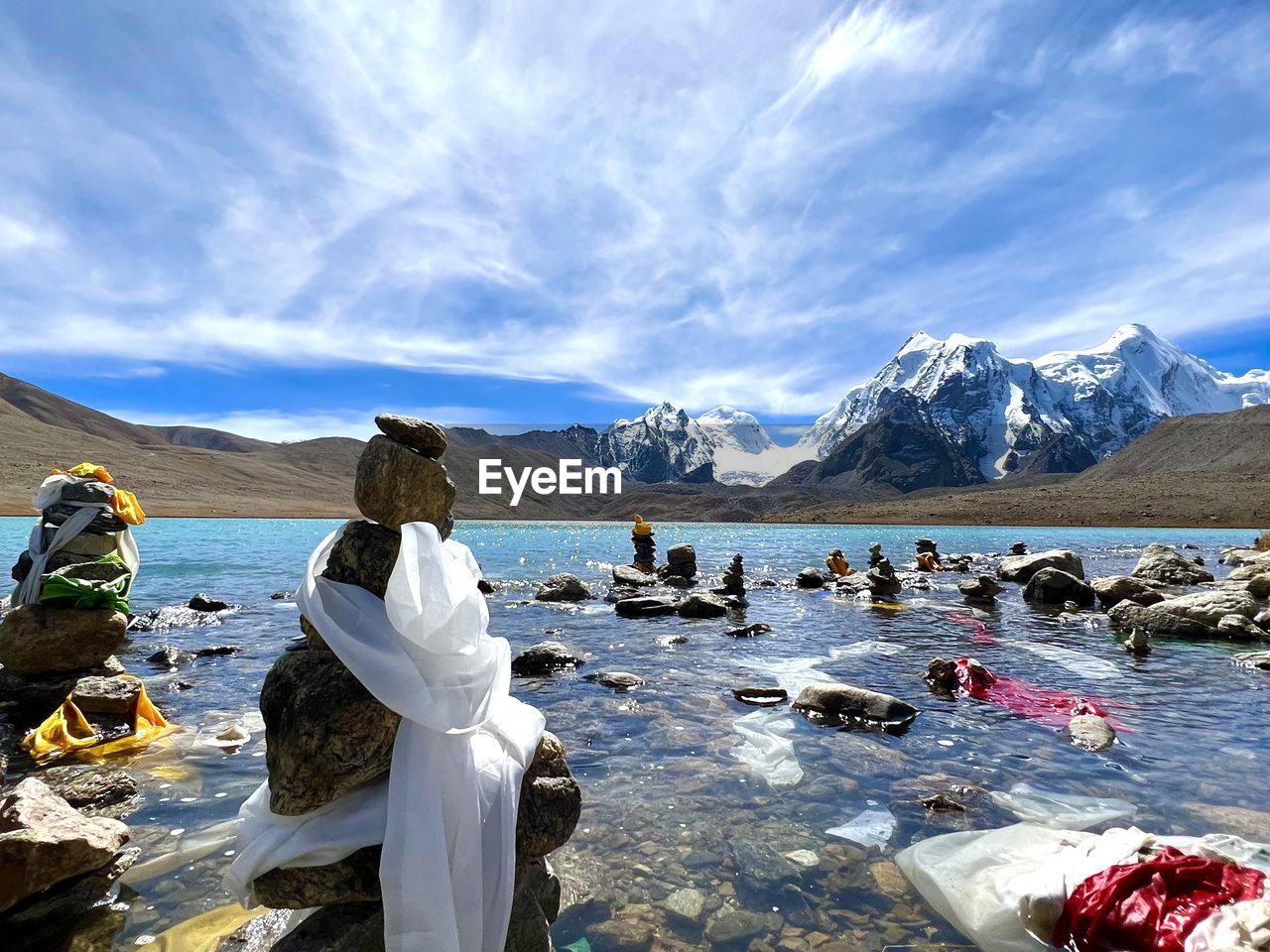 SCENIC VIEW OF SNOWCAPPED MOUNTAIN AGAINST SKY