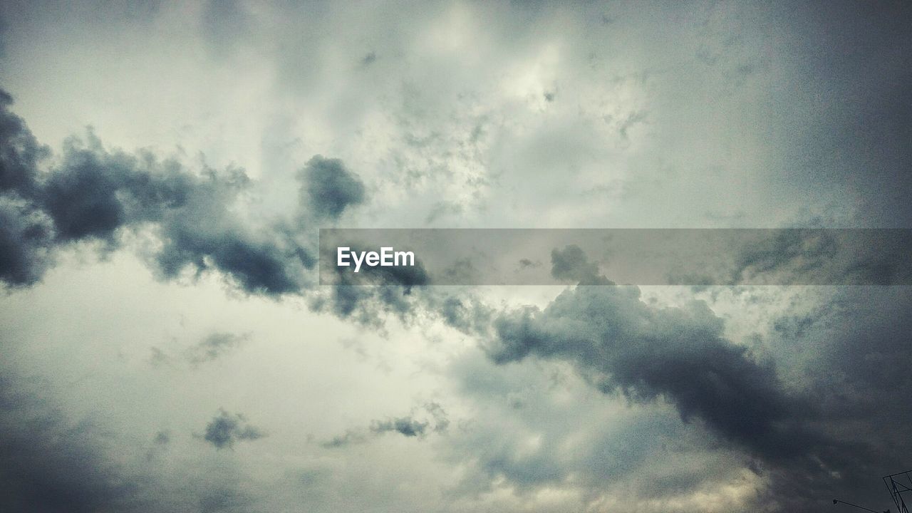 LOW ANGLE VIEW OF CLOUDY SKY