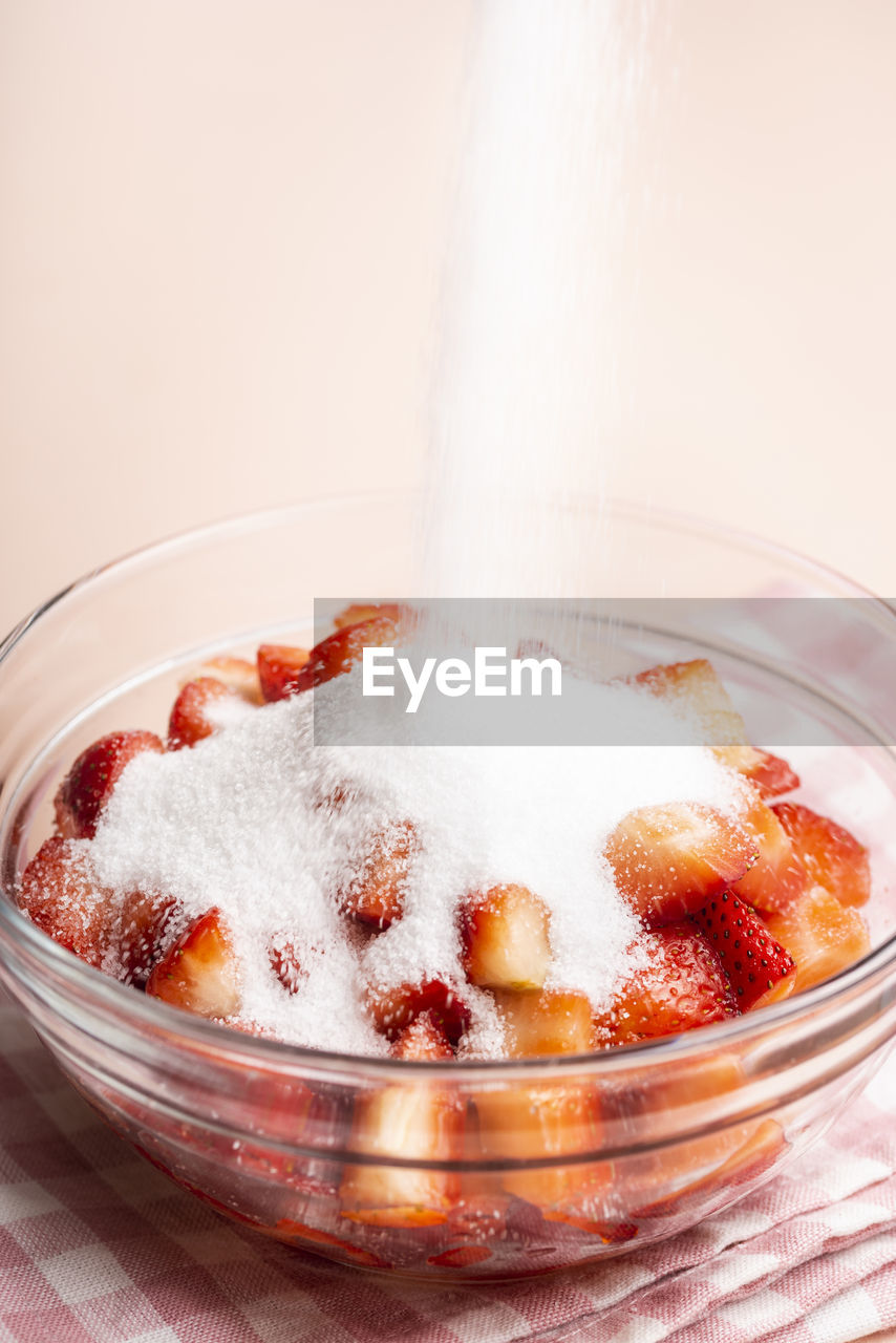 CLOSE-UP OF DESSERT IN BOWL