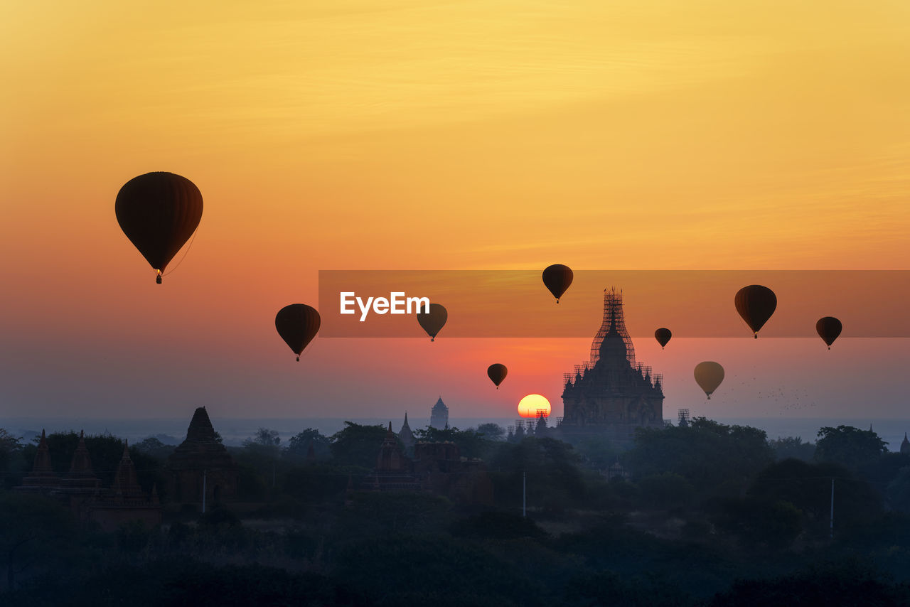 Sunrise many hot air balloon in bagan, myanmar. bagan is an ancient with many pagoda of  temples.