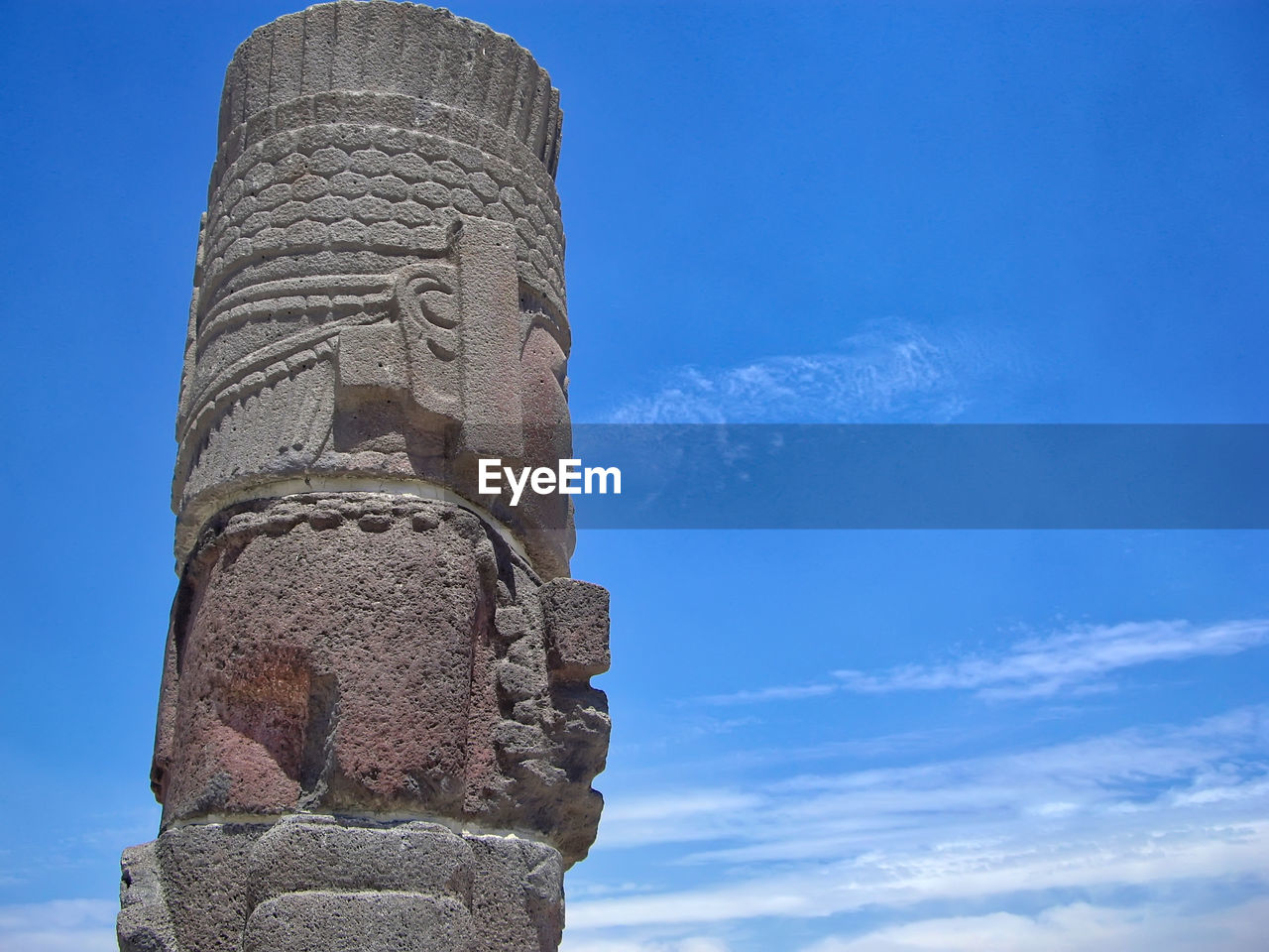 LOW ANGLE VIEW OF SCULPTURE AGAINST SKY