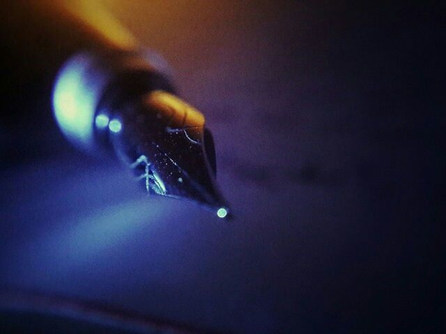 CLOSE-UP OF WATER DROPS ON LEAF