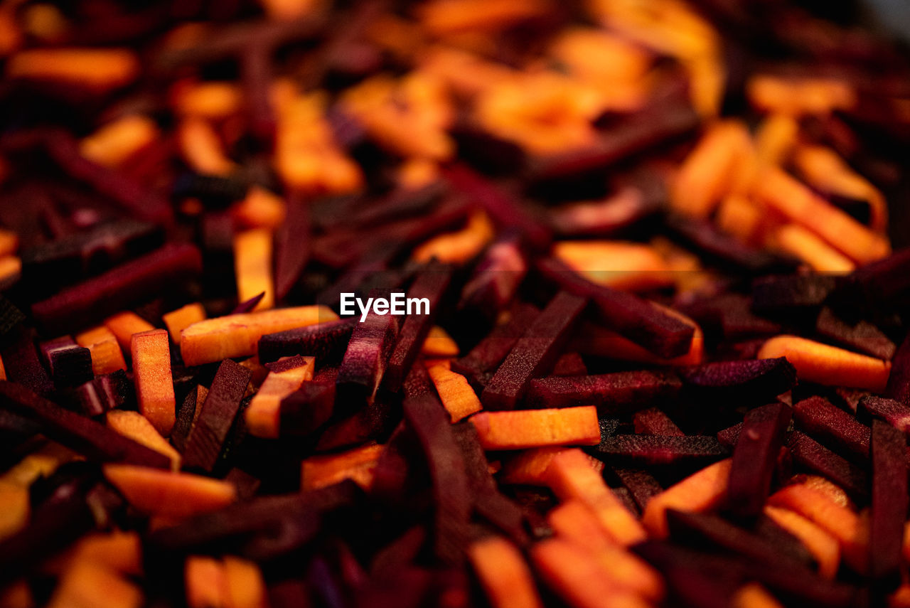 FULL FRAME SHOT OF CHOPPED COFFEE