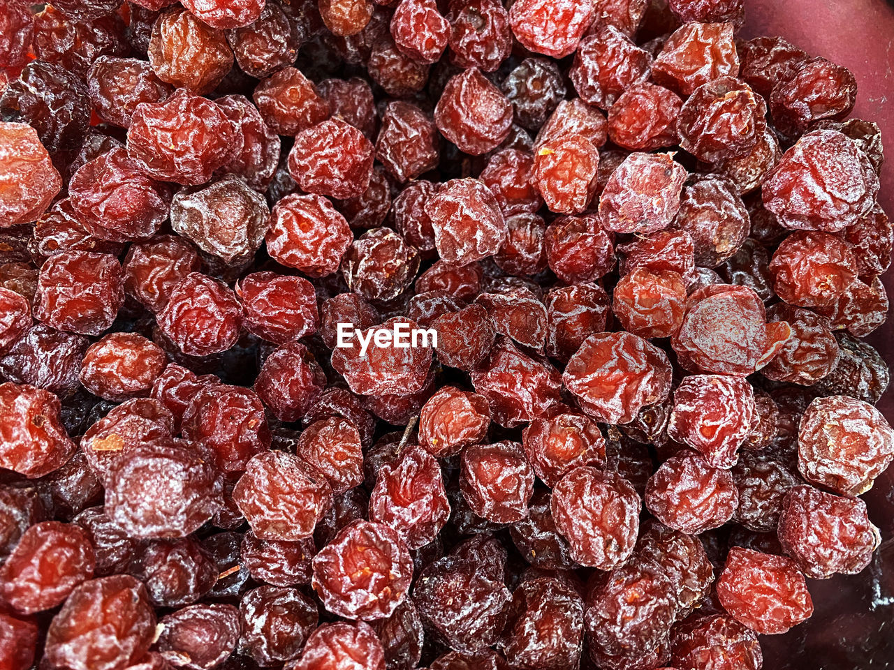 fruit, food, food and drink, plant, freshness, healthy eating, berry, wellbeing, produce, red, large group of objects, abundance, no people, berries, still life, close-up, raspberry, dried food, sultana, indoors, backgrounds, dried fruit, high angle view, sweet food, full frame, directly above