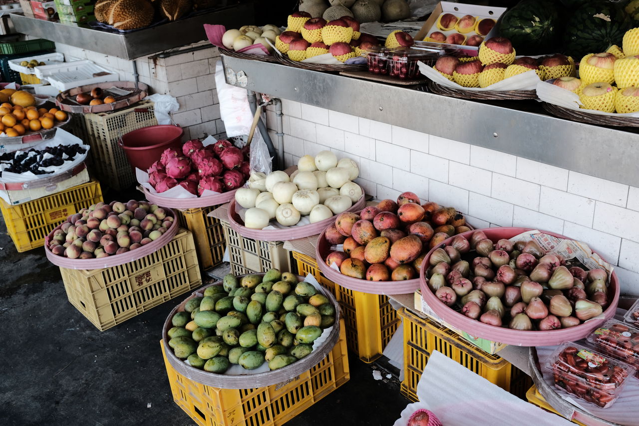 HIGH ANGLE VIEW OF FRUITS FOR SALE AT MARKET