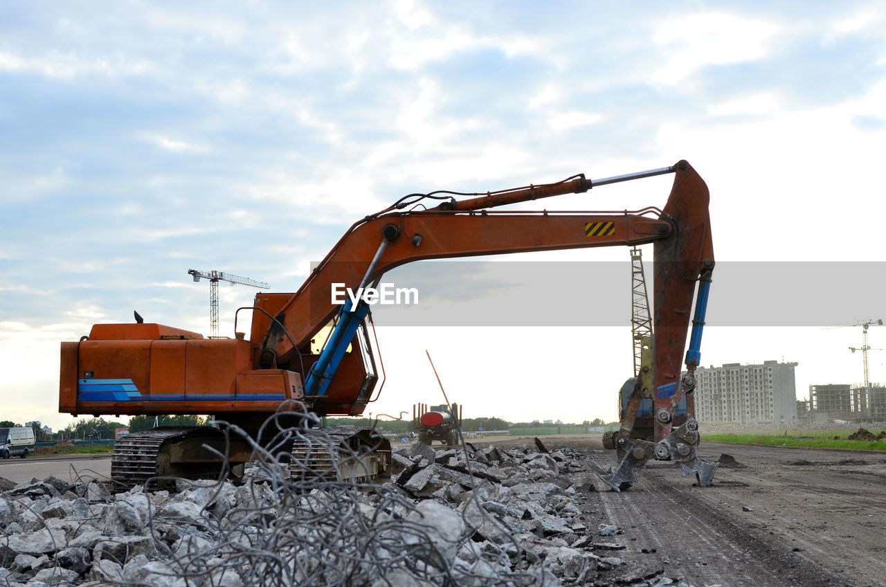 VIEW OF CONSTRUCTION SITE