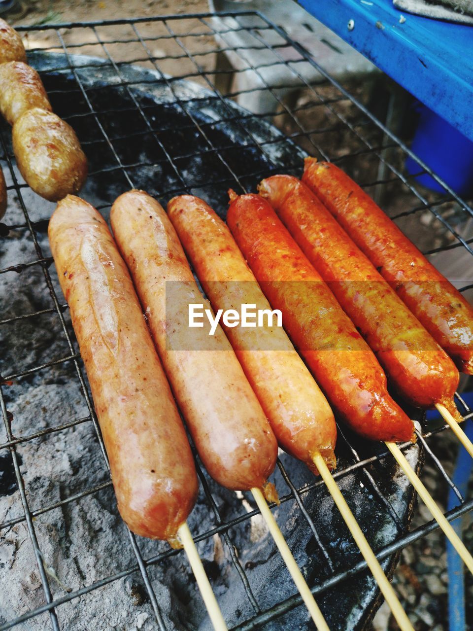 HIGH ANGLE VIEW OF MEAT ON BARBECUE