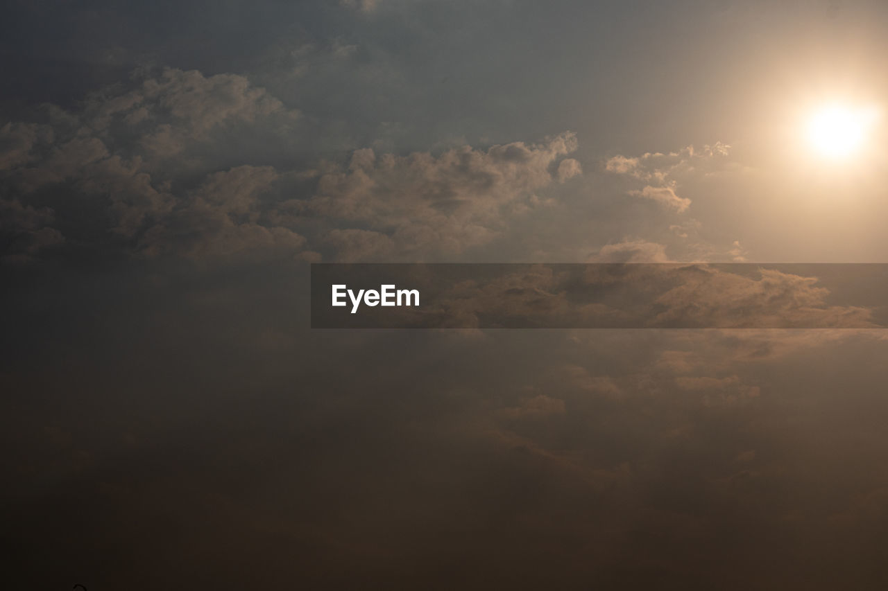 LOW ANGLE VIEW OF CLOUDSCAPE AGAINST SKY