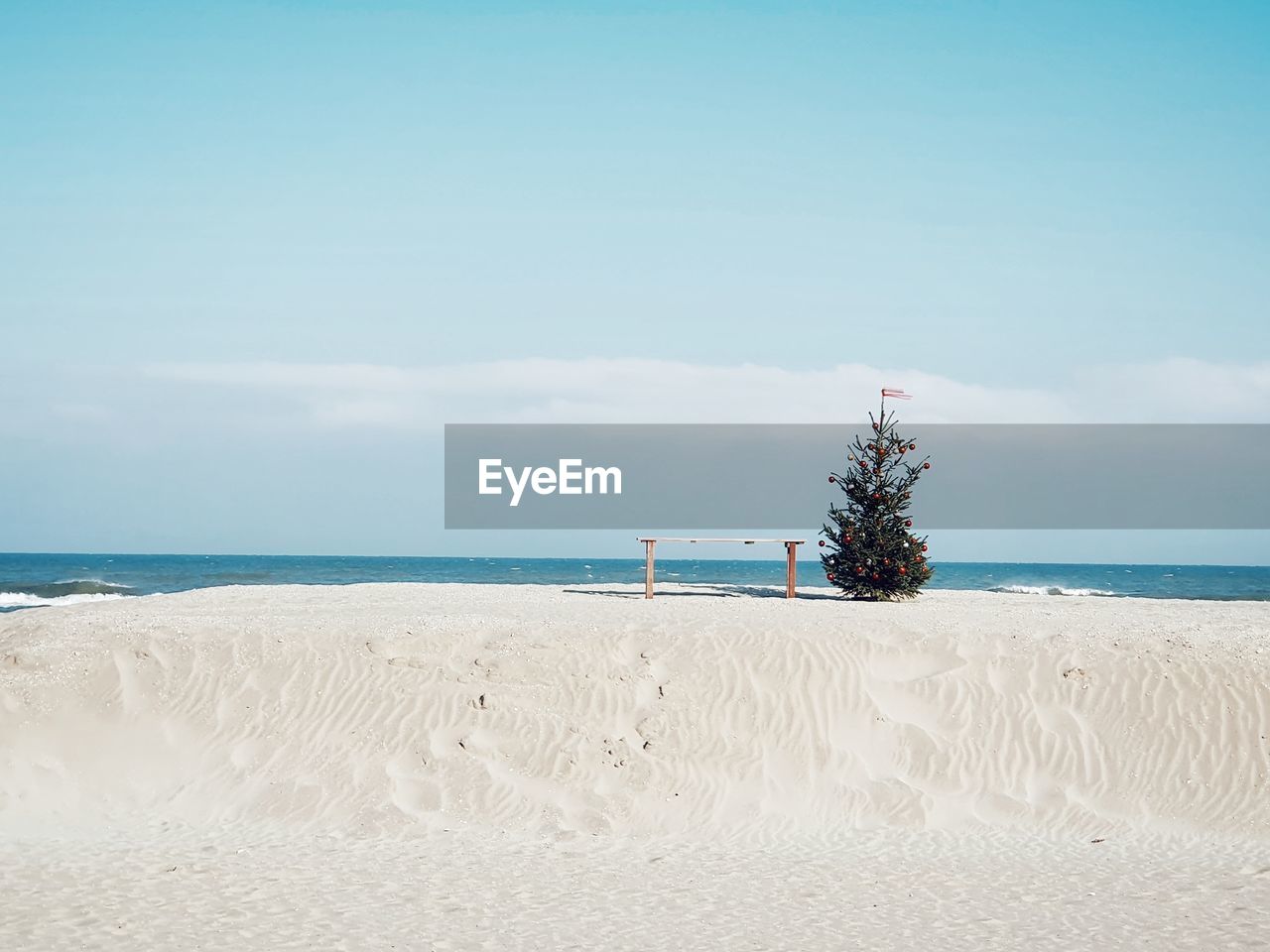 SCENIC VIEW OF BEACH AGAINST SEA