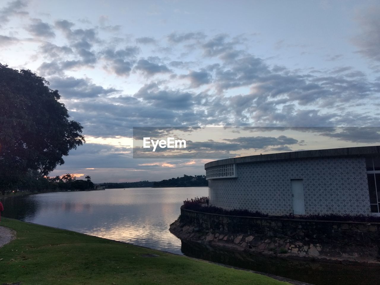 SCENIC VIEW OF RIVER BY TREES AGAINST SKY