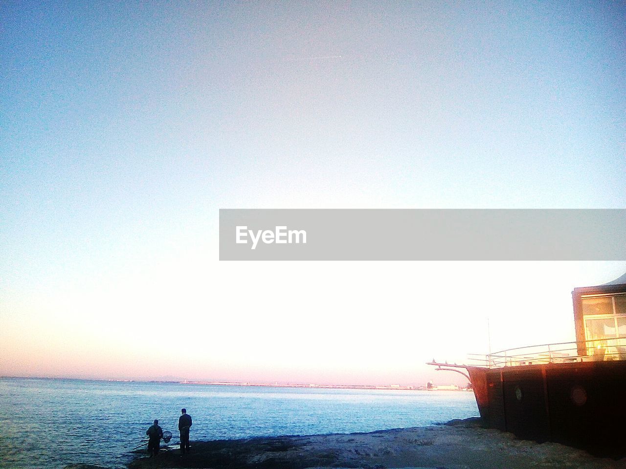 VIEW OF SEA AGAINST CLEAR SKY