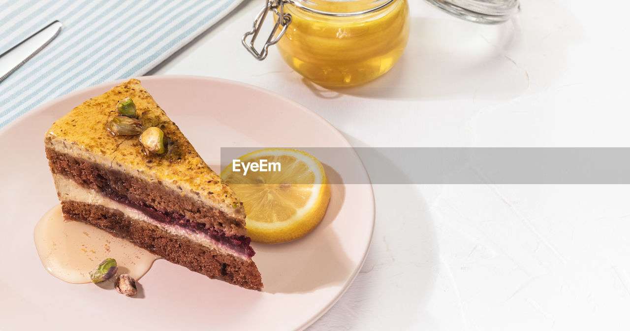 HIGH ANGLE VIEW OF BREAKFAST SERVED ON PLATE