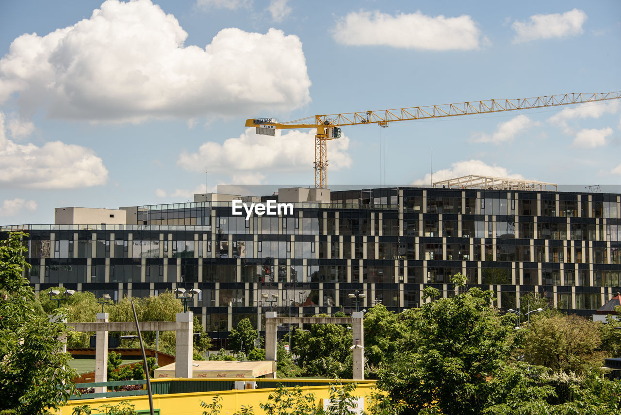 VIEW OF CONSTRUCTION SITE AGAINST SKY