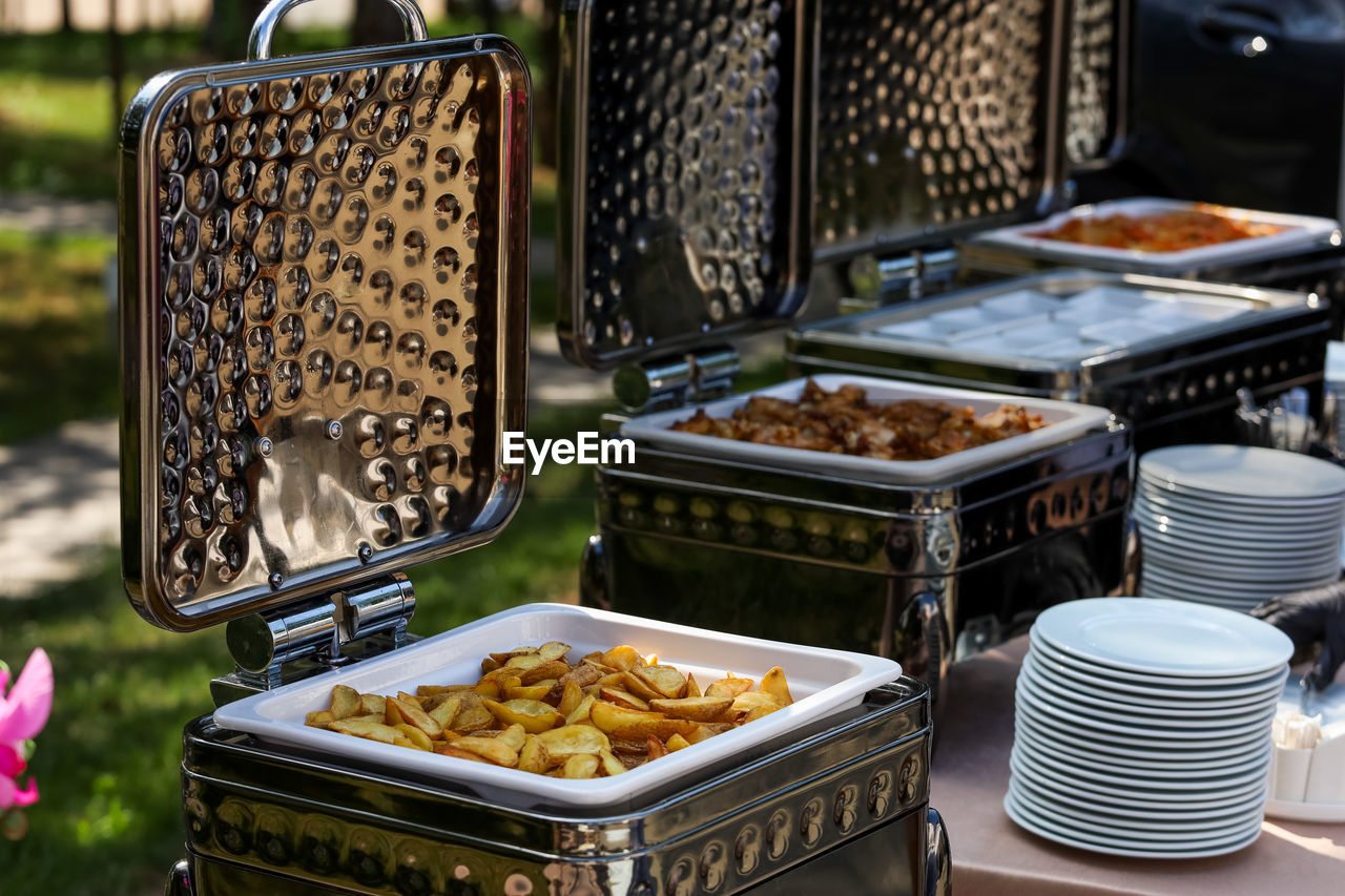 CLOSE-UP OF VARIOUS FOOD ON TABLE