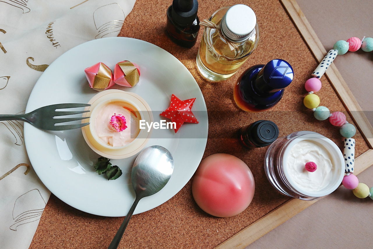 DIRECTLY ABOVE SHOT OF BREAKFAST ON TABLE