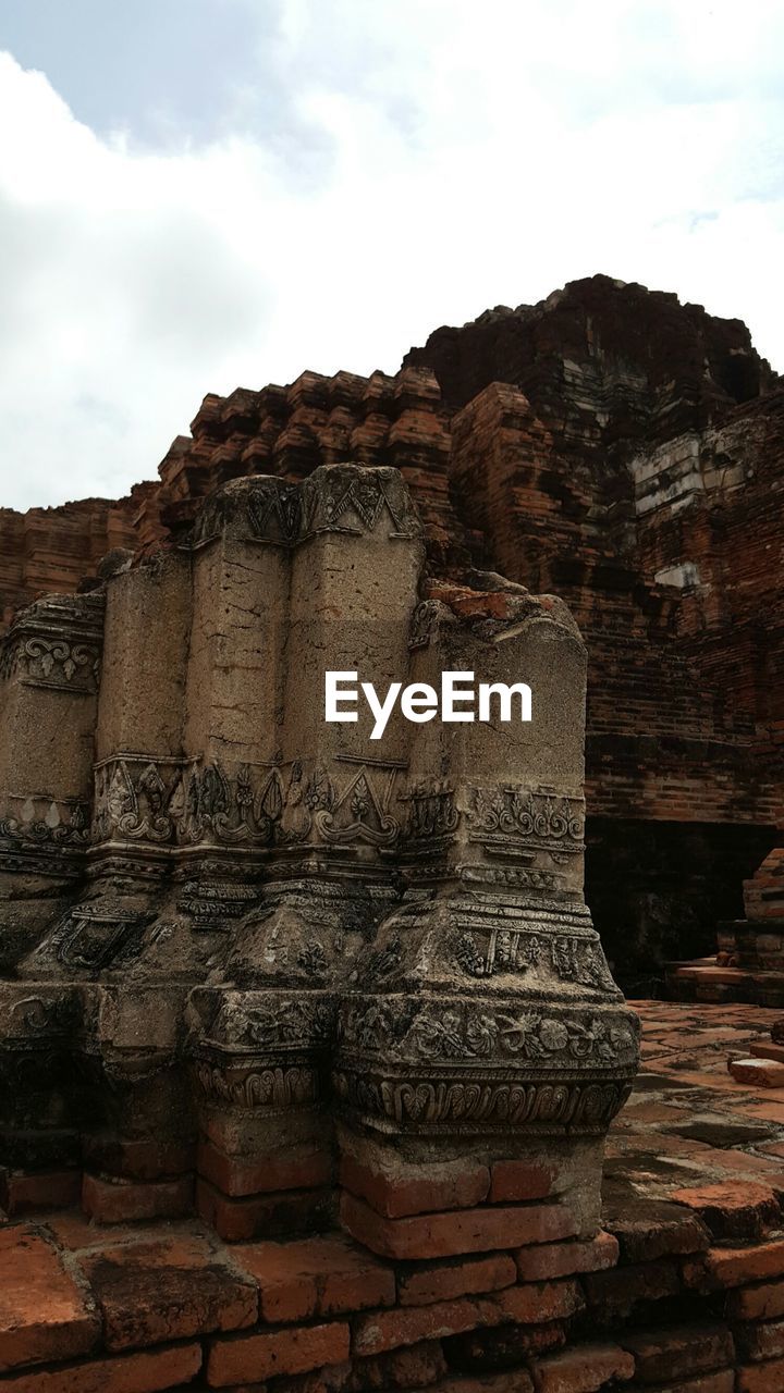 LOW ANGLE VIEW OF OLD RUINS AGAINST SKY