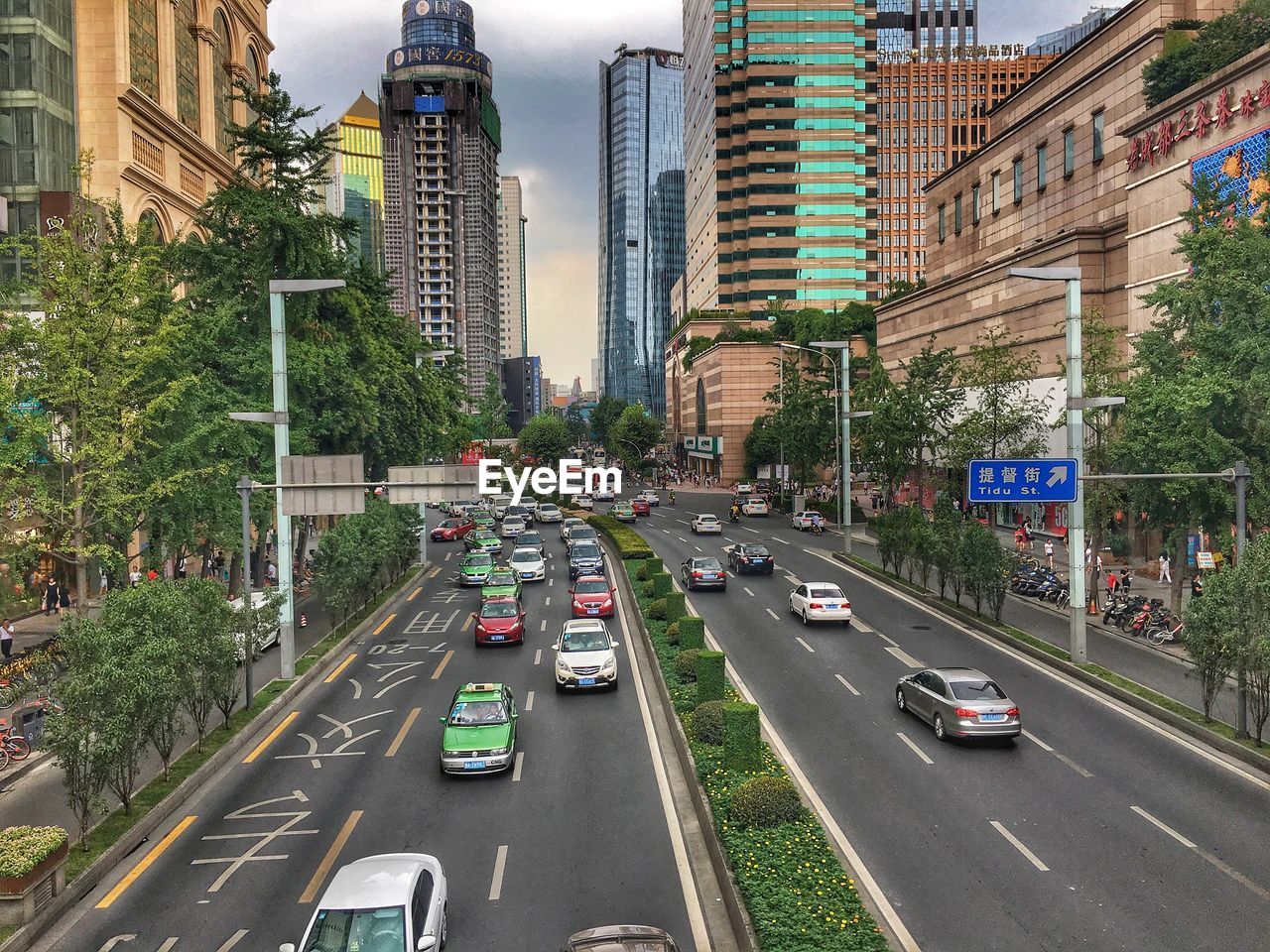 Traffic on road in city