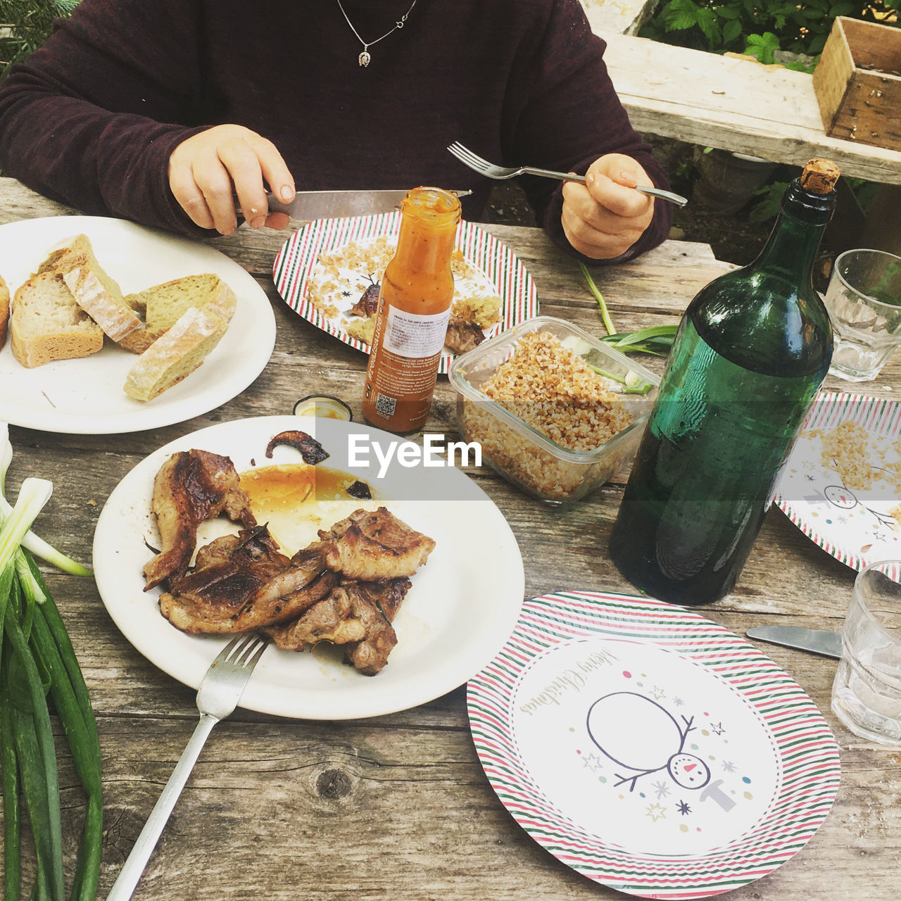 HIGH ANGLE VIEW OF MEAL ON TABLE