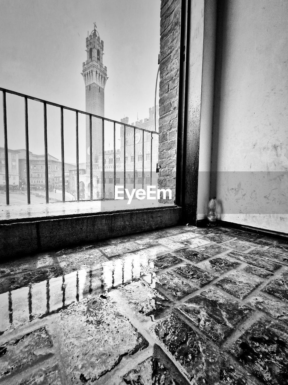 architecture, black and white, monochrome, built structure, monochrome photography, white, black, no people, building, day, nature, building exterior, urban area, history, house, city, the past, outdoors, railing, sky, water, wall - building feature