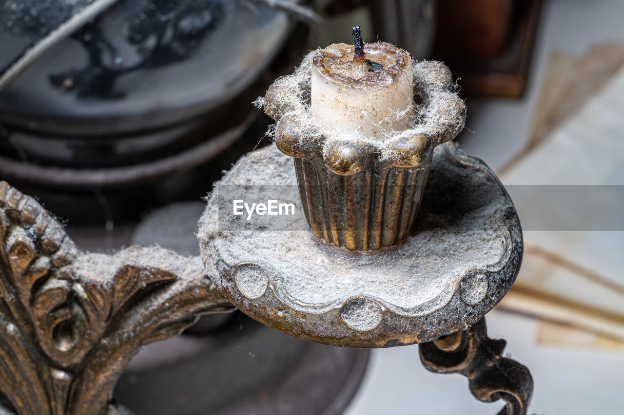 iron, no people, focus on foreground, close-up, metal, wood, history, architecture