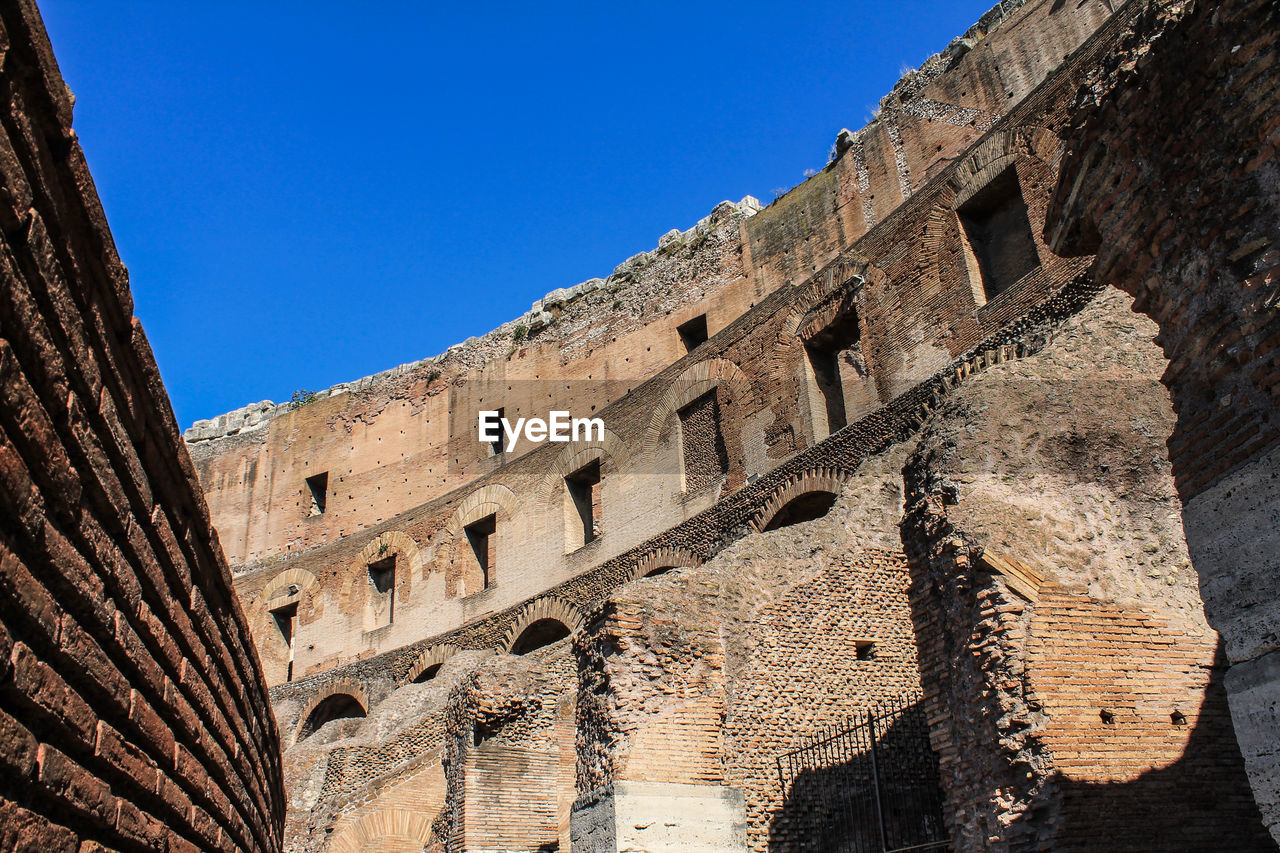 LOW ANGLE VIEW OF HISTORICAL BUILDING