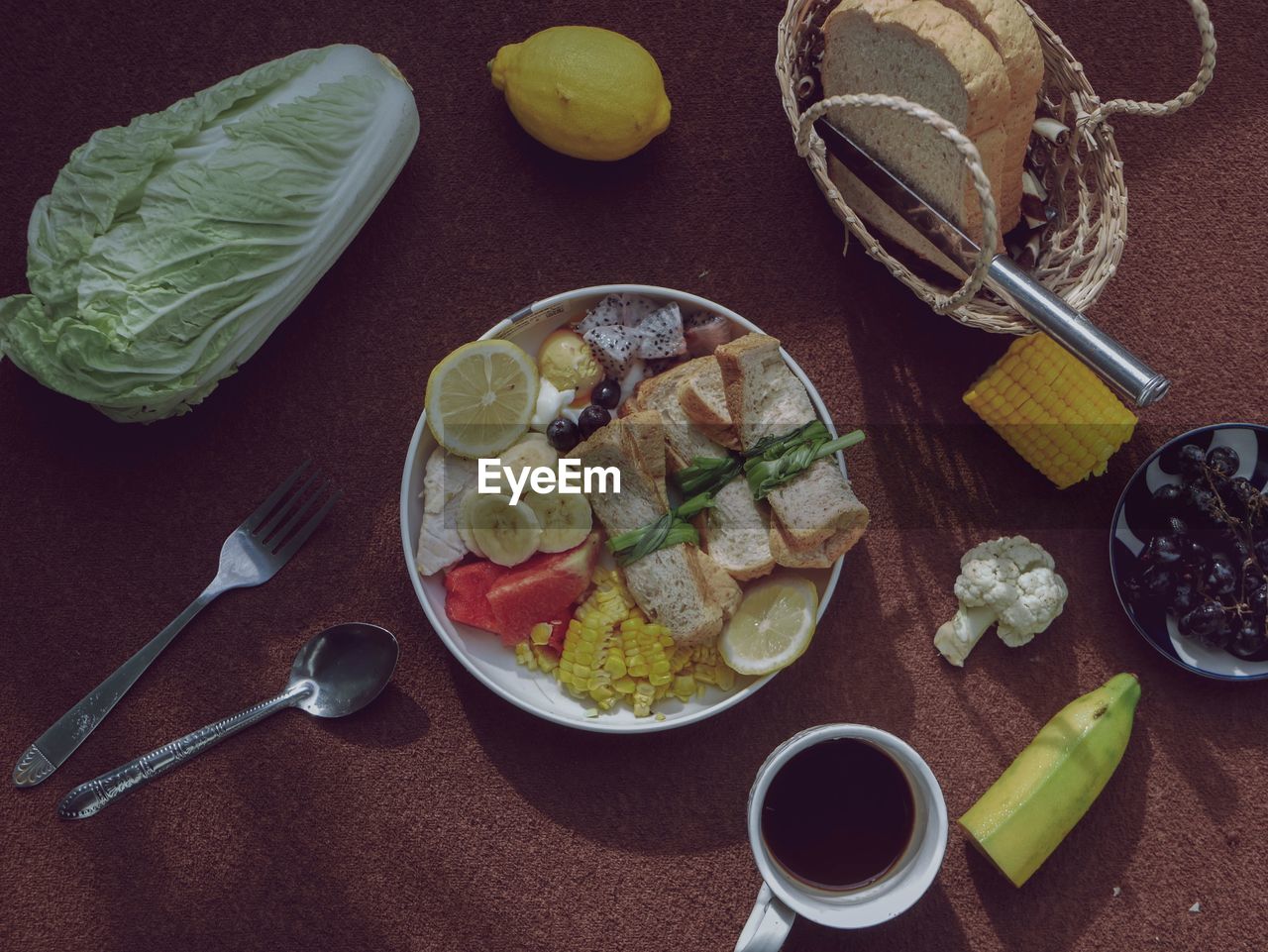 HIGH ANGLE VIEW OF MEAL SERVED IN PLATE