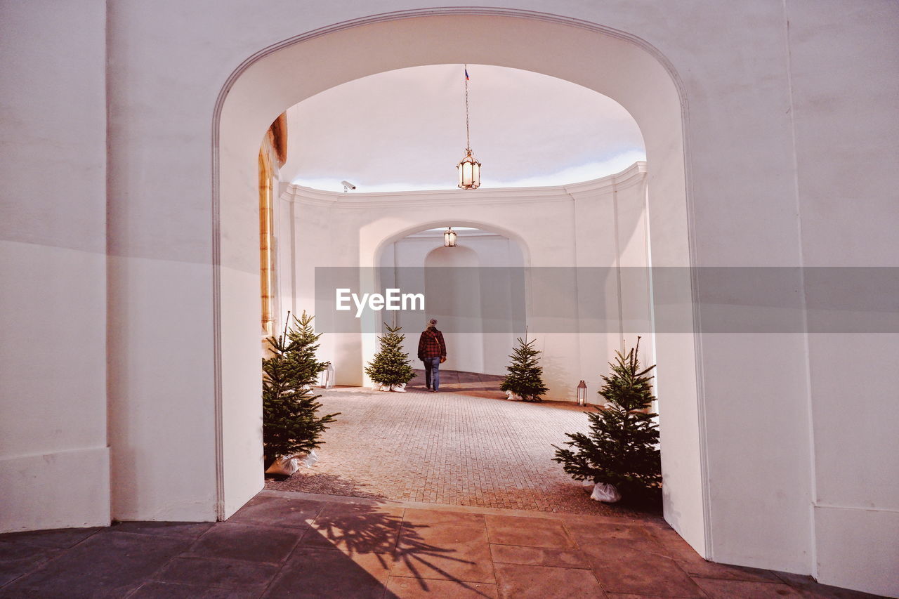 ENTRANCE TO DOOR OF BUILDING WITH TEMPLE