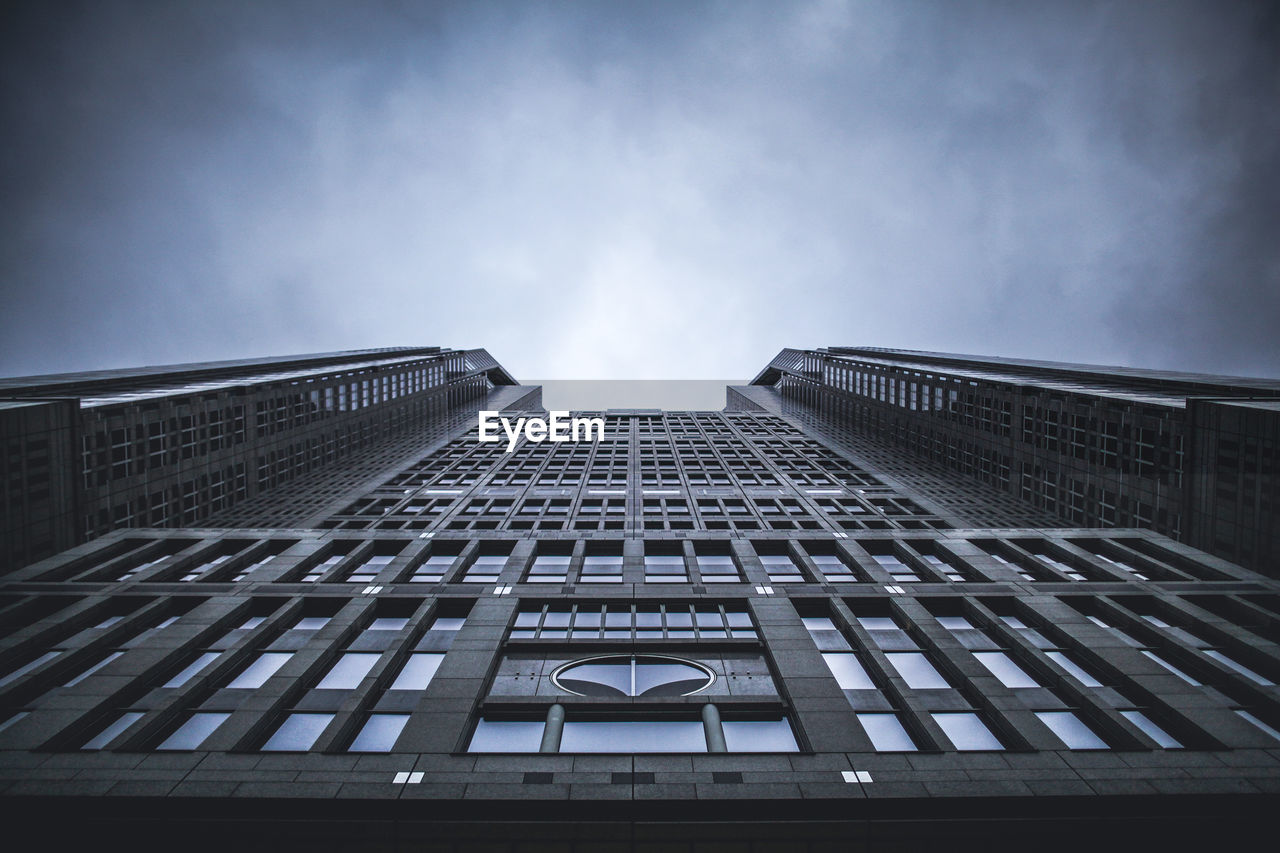 LOW ANGLE VIEW OF BUILDING AGAINST THE SKY