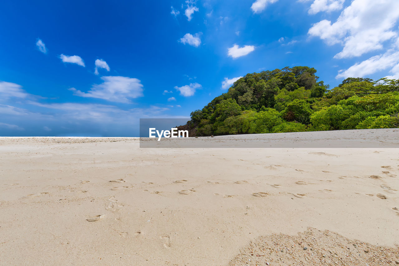 SCENIC VIEW OF SEA AGAINST BLUE SKY