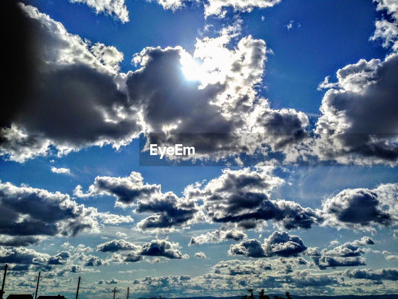 LOW ANGLE VIEW OF DRAMATIC SKY