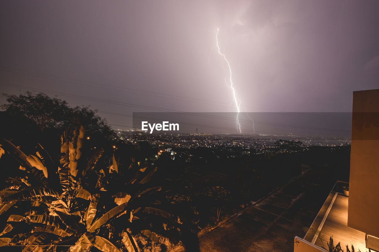 PANORAMIC VIEW OF LIGHTNING OVER CITY