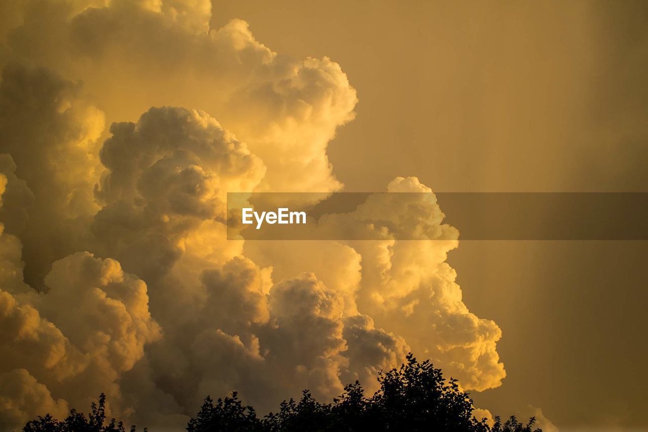 Low angle view of cloudy sky