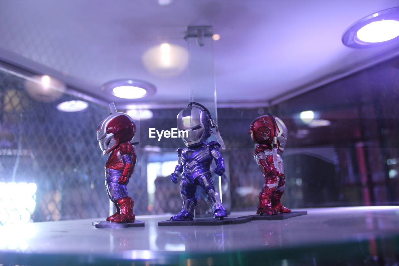 STATUE OF ILLUMINATED LIGHT