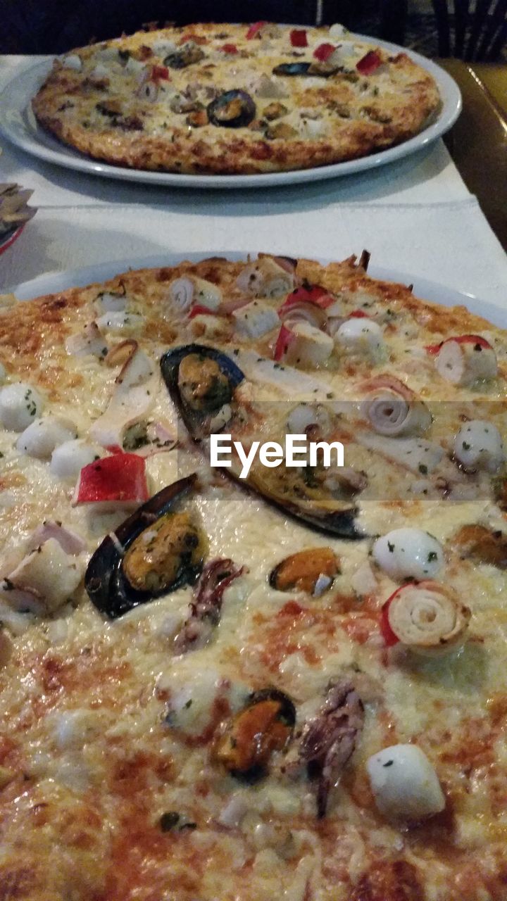 CLOSE-UP OF FOOD ON TABLE