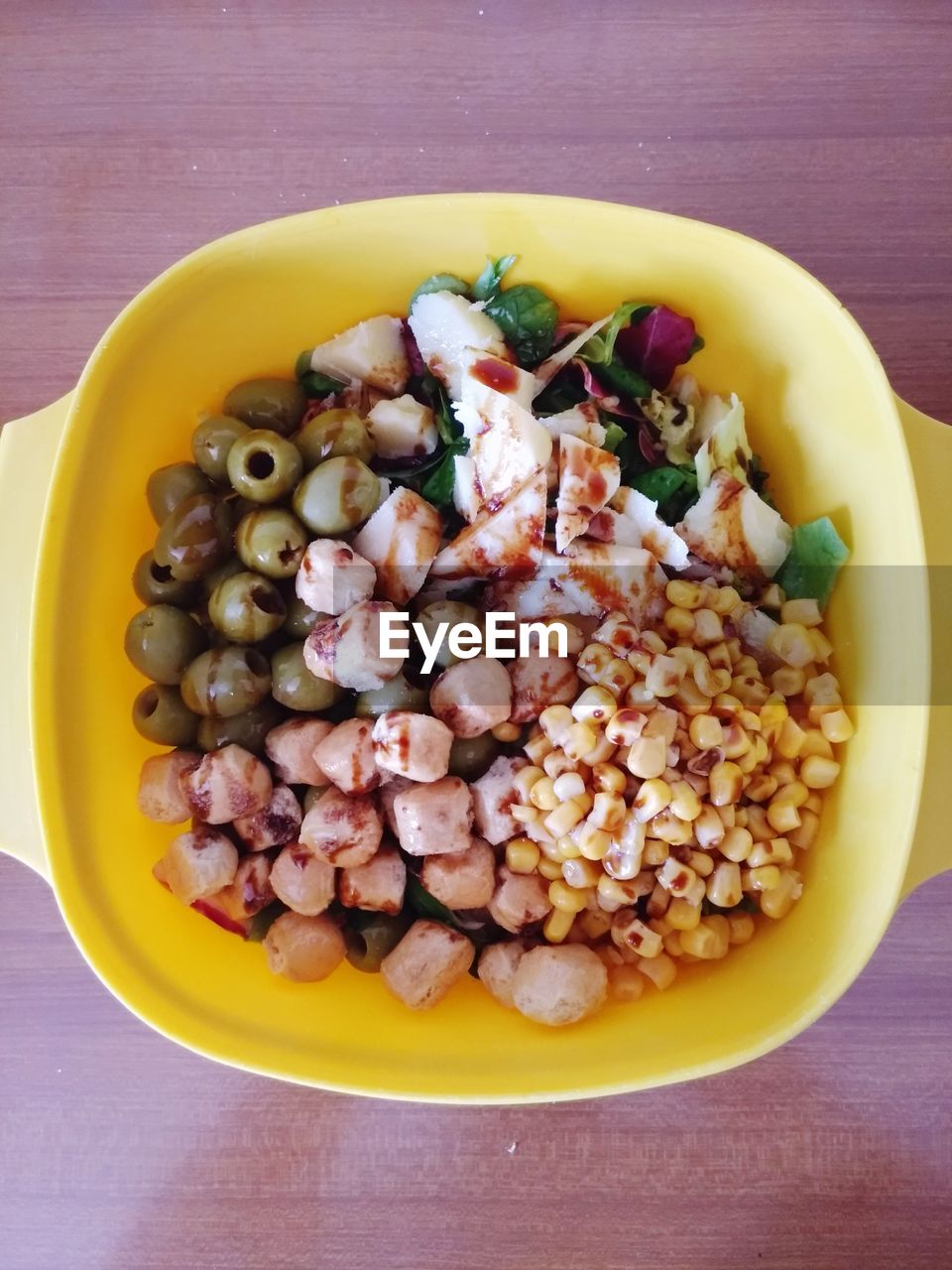 HIGH ANGLE VIEW OF BREAKFAST SERVED ON TABLE