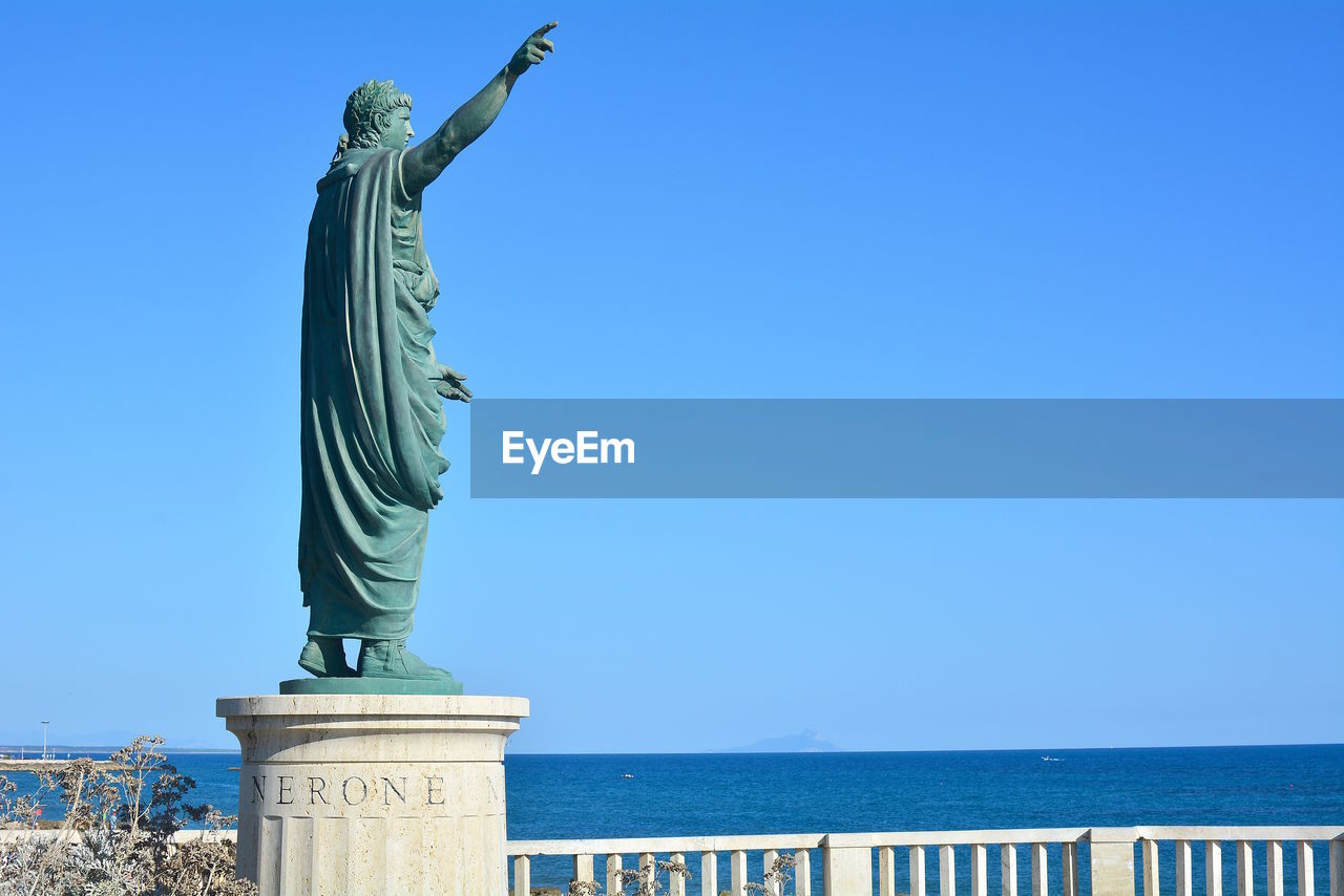 STATUE OF LIBERTY AGAINST CLEAR SKY